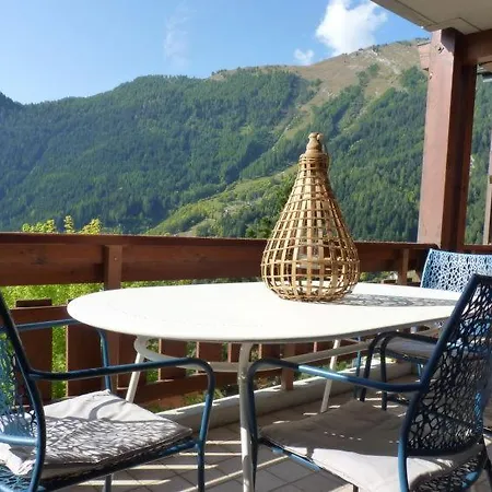 Appartement Sleeps 5 Pool Wifi Ovronnaz