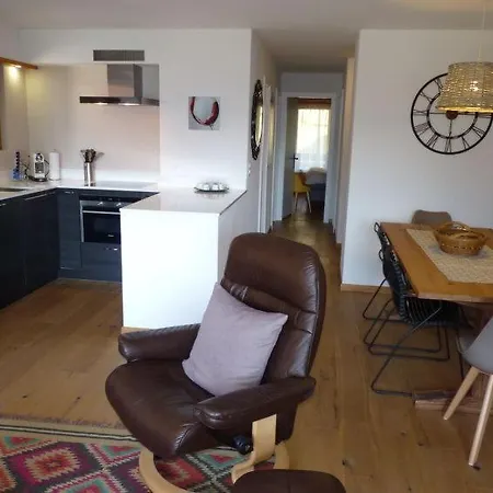 Sleeps 5 Pool Wifi *